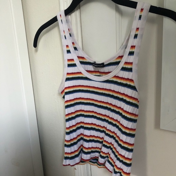 BRANDY MELVILLE TANK TOPS!! - Picture 2 of 3